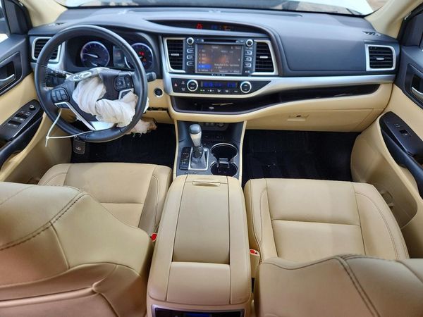 2019 TOYOTA HIGHLANDER SE/XLE — CKPT