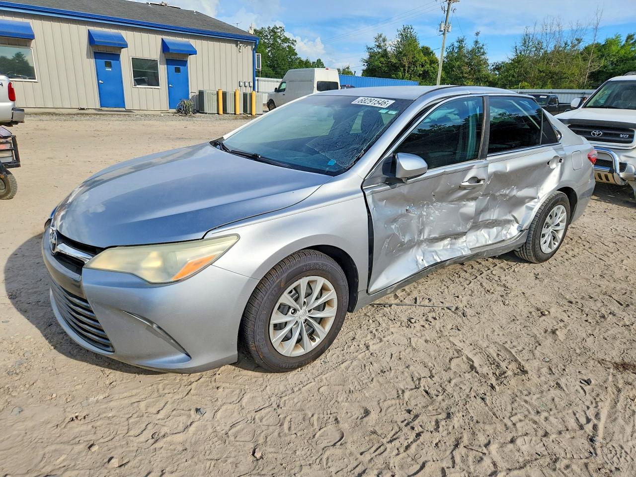 2016 TOYOTA CAMRY