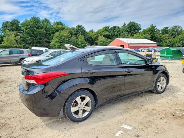 2013 HYUNDAI ELANTRA