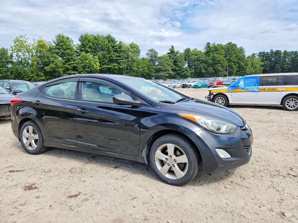 2013 HYUNDAI ELANTRA