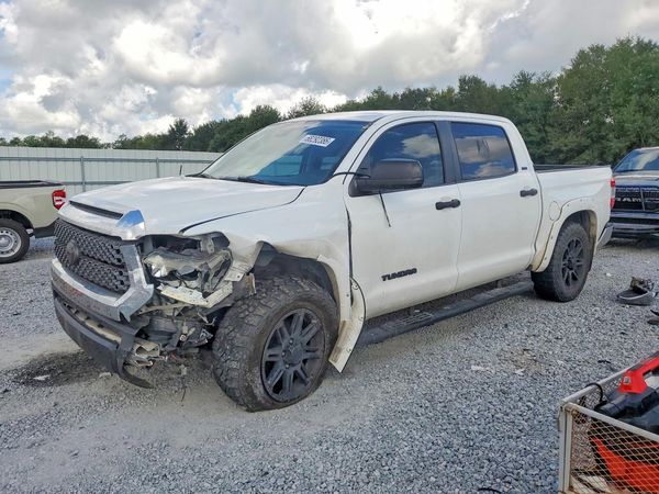 2018 TOYOTA TUNDRA
