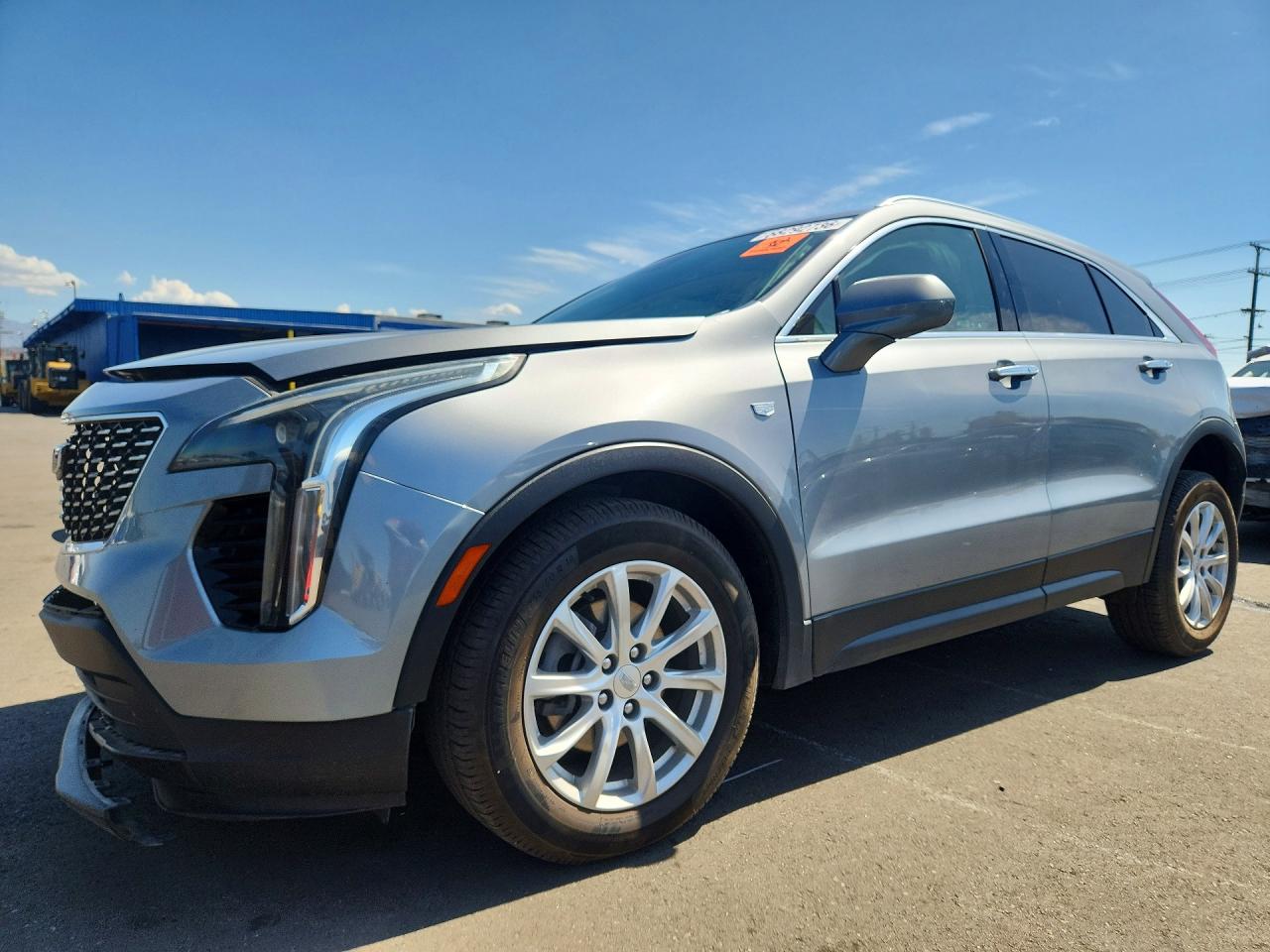 2023 CADILLAC XT4 Luxury — Front 3/4