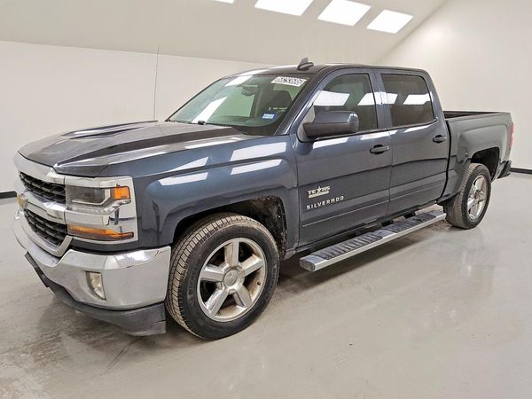 2017 CHEVROLET SILVERADO LT — Front 3/4