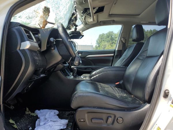 2019 TOYOTA HIGHLANDER SE/XLE
