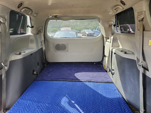 2012 TOYOTA SIENNA