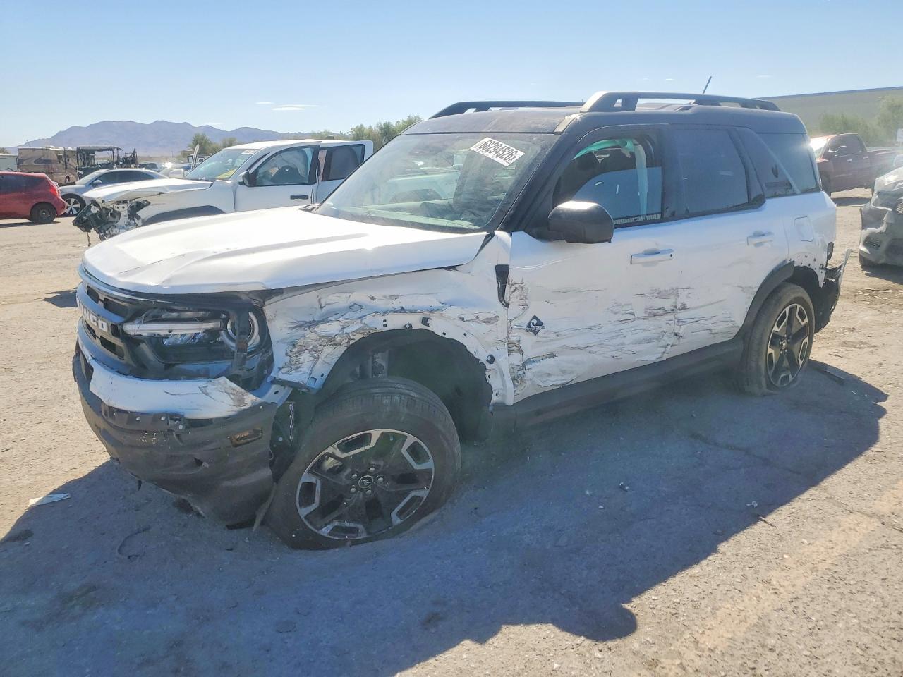 2024 FORD BRONCO Outer Banks — Front 3/4