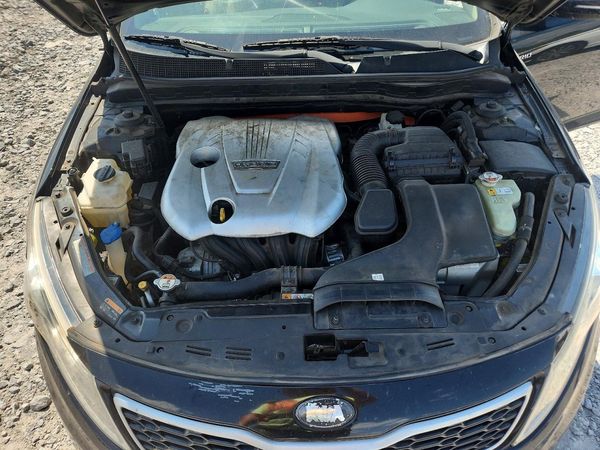 2013 KIA OPTIMA LX — Engine bay