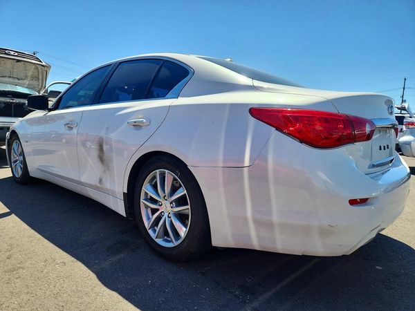 2015 INFINITI Q50