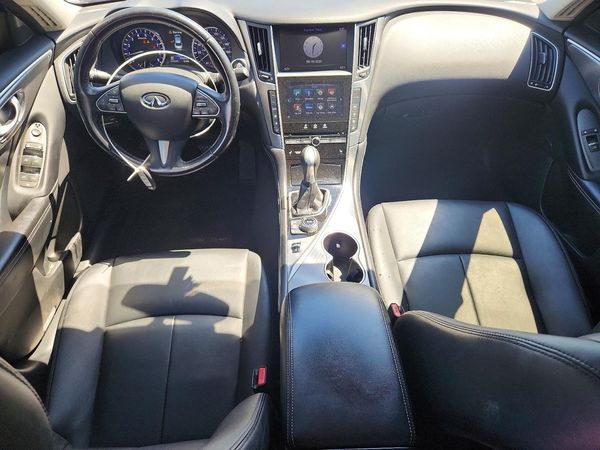 2015 INFINITI Q50