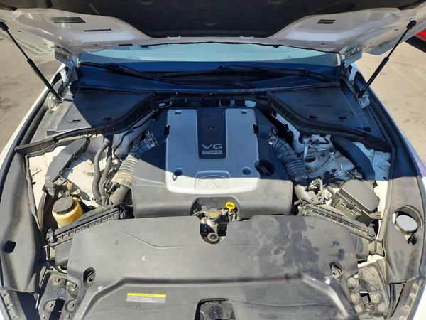 2015 INFINITI Q50