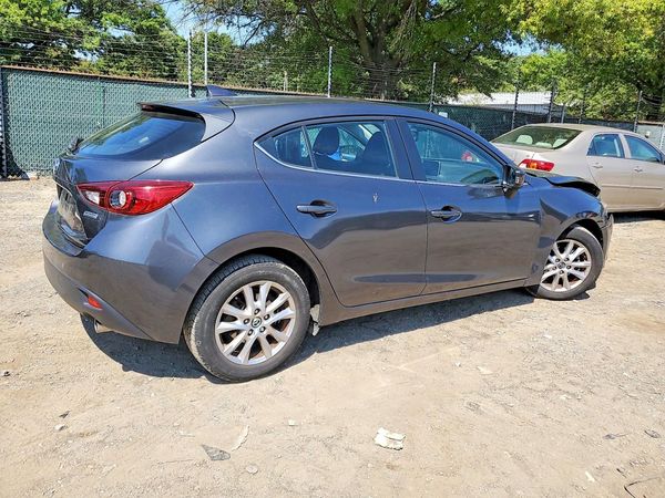 2016 MAZDA 3