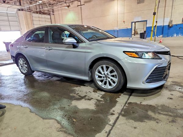 2023 TOYOTA CAMRY LE — Passenger 3/4