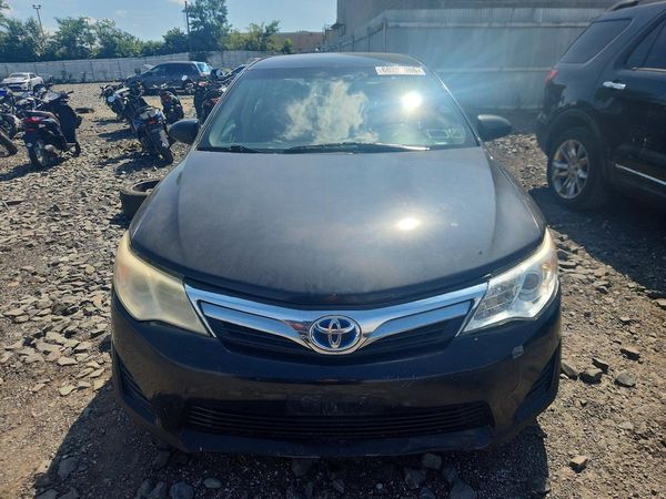 2014 TOYOTA CAMRY SOLA Hybrid