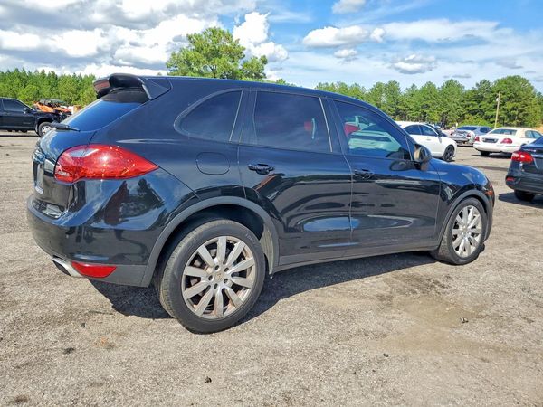 2014 PORSCHE CAYENNE