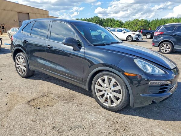 2014 PORSCHE CAYENNE