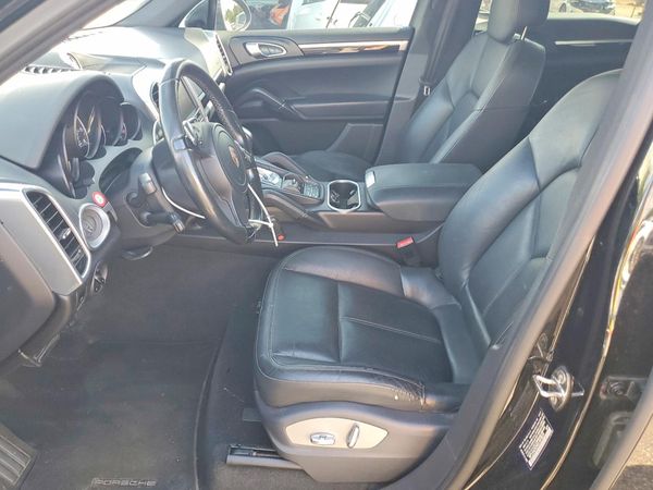 2014 PORSCHE CAYENNE