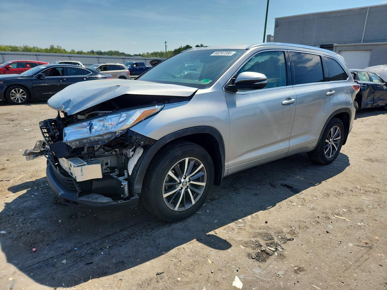 2017 TOYOTA HIGHLANDER — Front 3/4