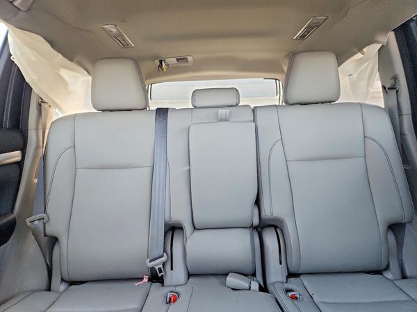 2017 TOYOTA HIGHLANDER — SUVN