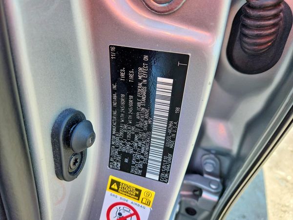2017 TOYOTA HIGHLANDER — VINS