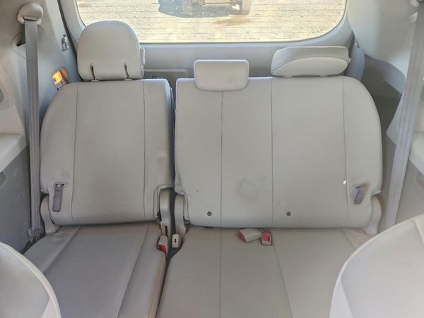 2013 TOYOTA SIENNA