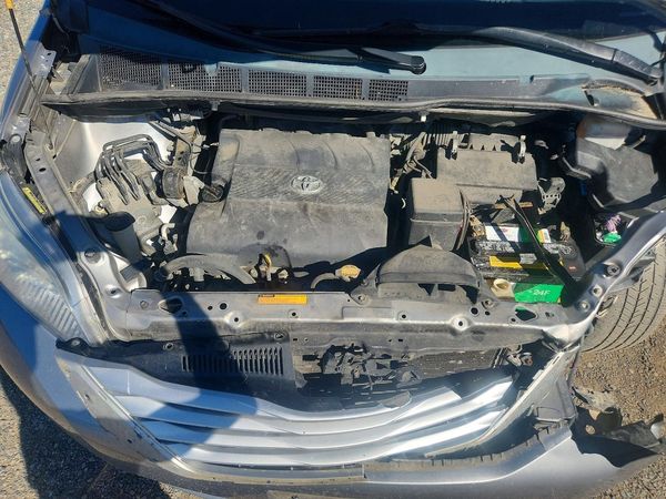 2013 TOYOTA SIENNA
