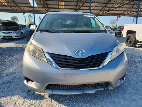 2013 TOYOTA SIENNA — DIRF