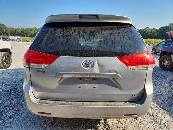2013 TOYOTA SIENNA — DIRR