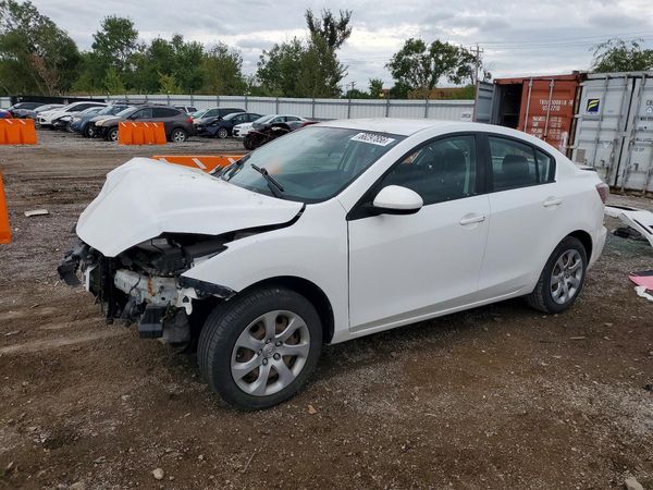 2013 MAZDA 3