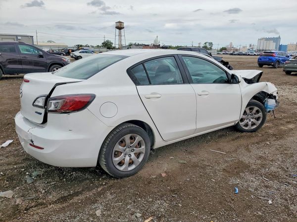 2013 MAZDA 3
