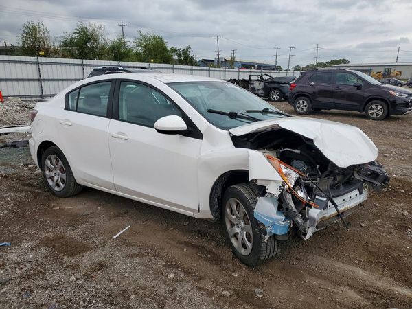 2013 MAZDA 3