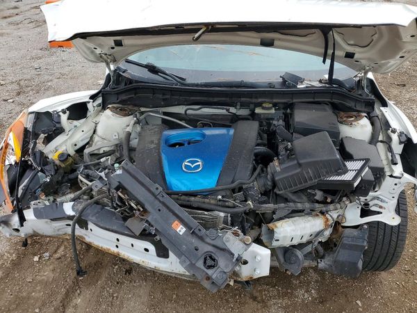 2013 MAZDA 3