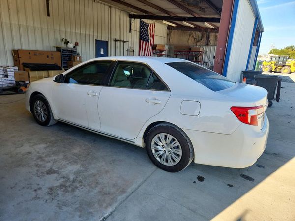 2014 TOYOTA CAMRY
