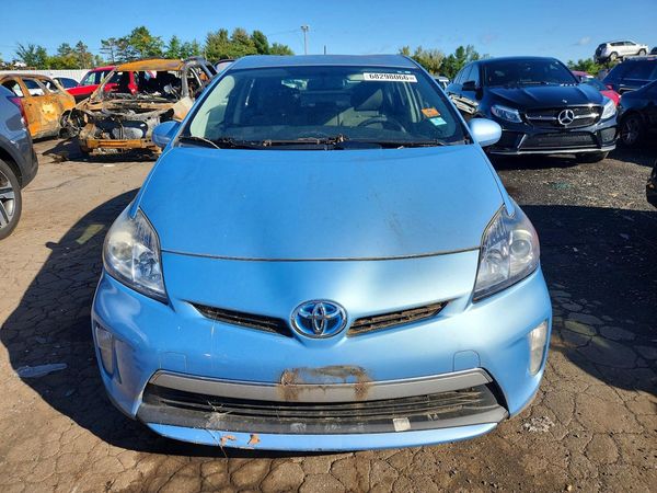 2014 TOYOTA PRIUS