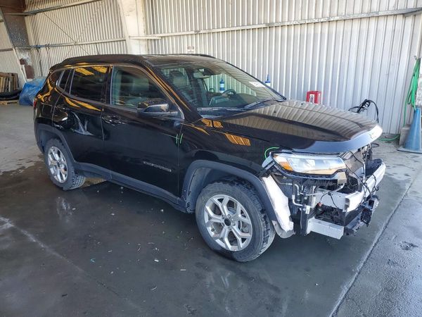 2025 JEEP COMPASS North, Latitude — Passenger 3/4