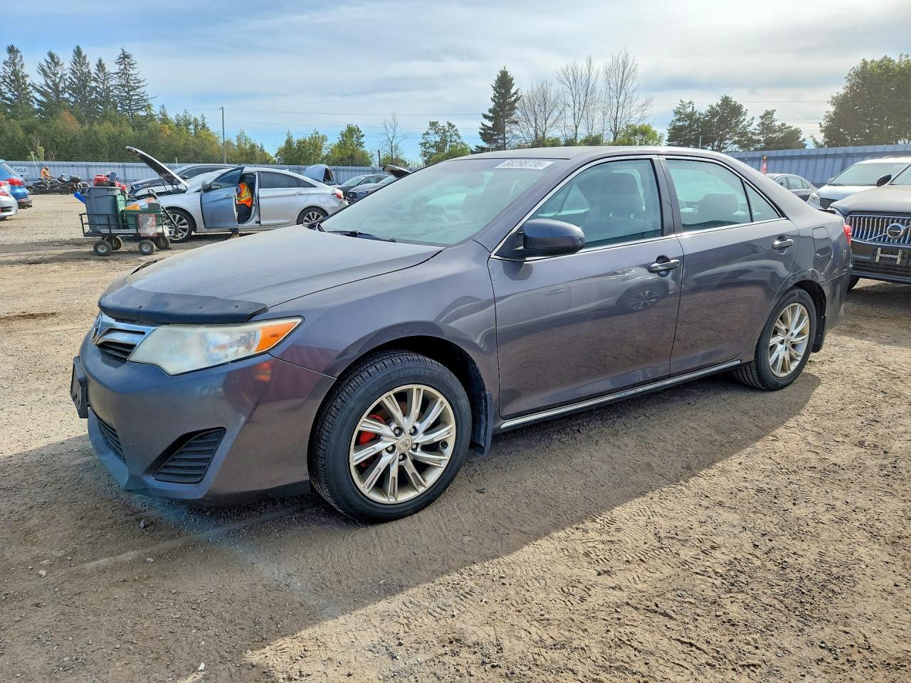 2014 TOYOTA CAMRY — Front 3/4