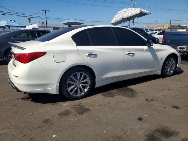 2015 INFINITI Q50