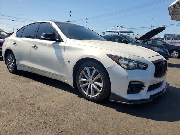 2015 INFINITI Q50