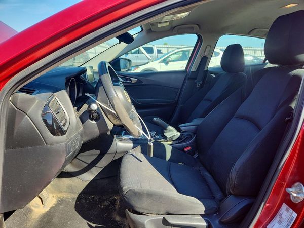 2016 MAZDA 3 SV/Base