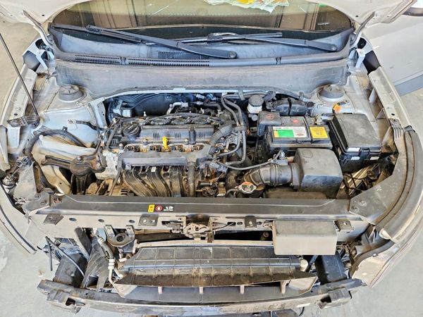 2020 HYUNDAI VENUE — Engine bay