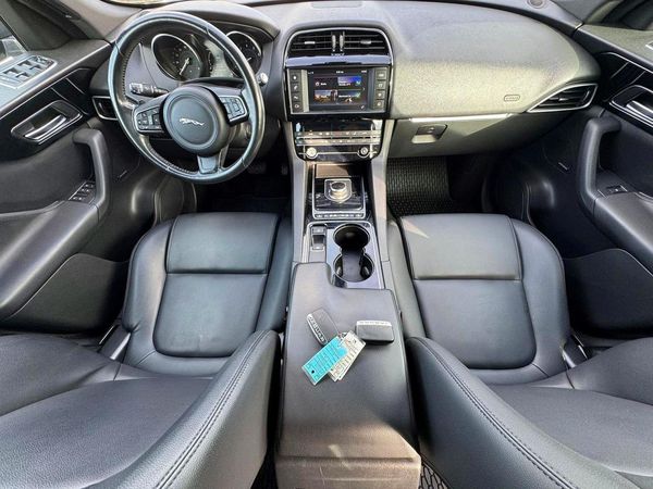 2017 JAGUAR F-PACE Premium