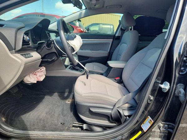 2020 HYUNDAI ELANTRA — DENT