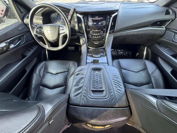 2018 CADILLAC ESCALADE ESV Platinum