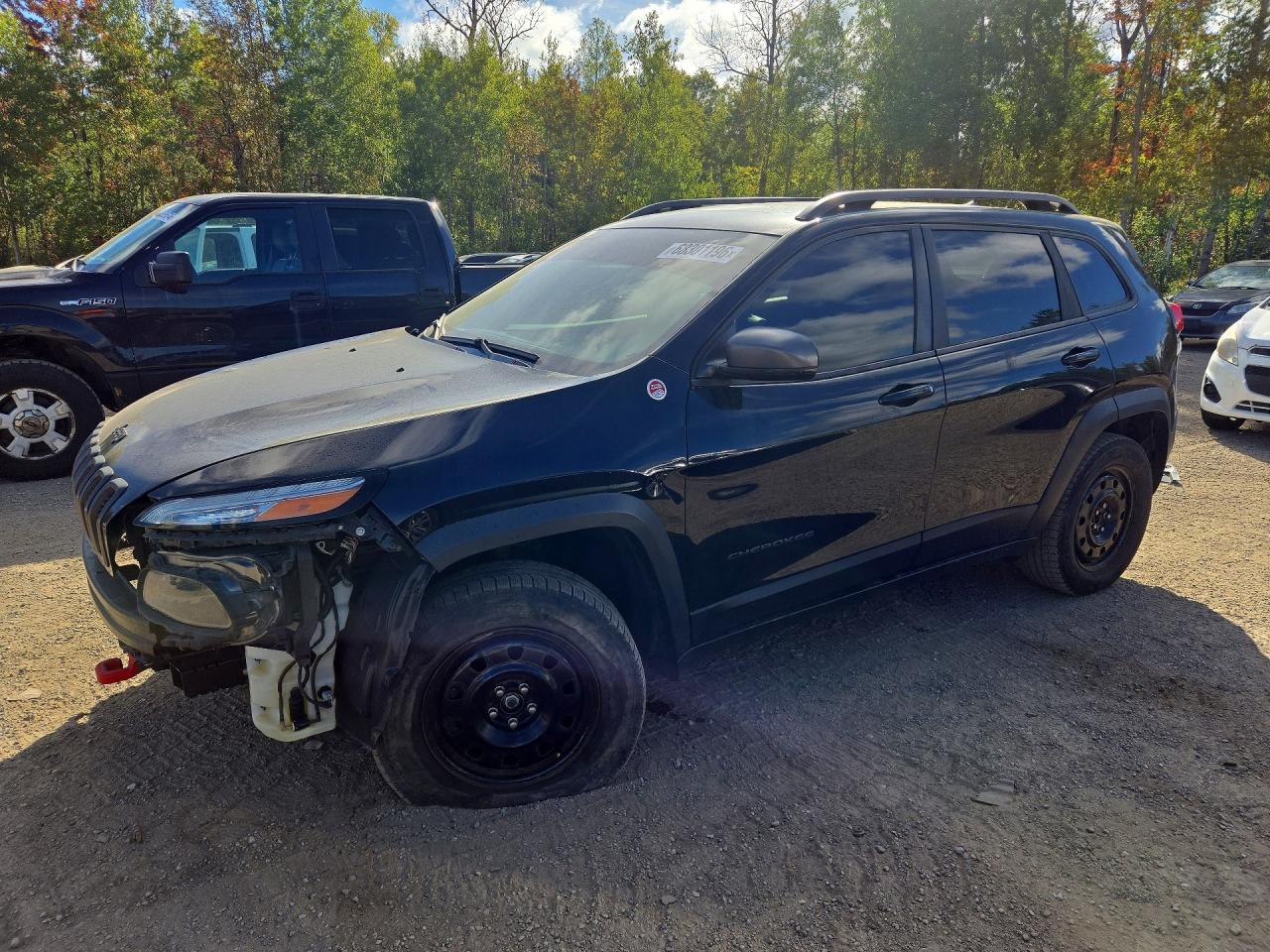 2018 JEEP CHEROKEE Trailhawk — Front 3/4
