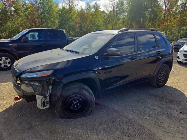 2018 JEEP CHEROKEE Trailhawk — Front 3/4
