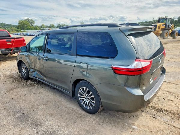 2019 TOYOTA SIENNA