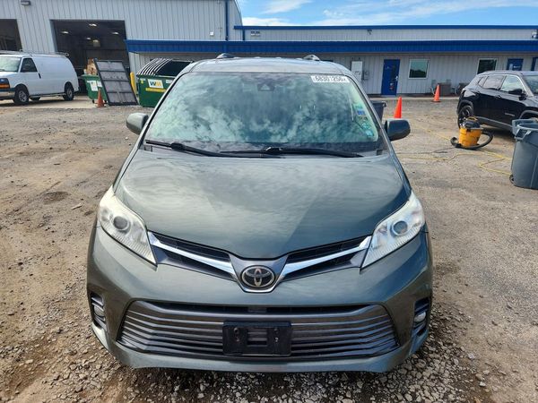 2019 TOYOTA SIENNA