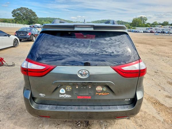 2019 TOYOTA SIENNA