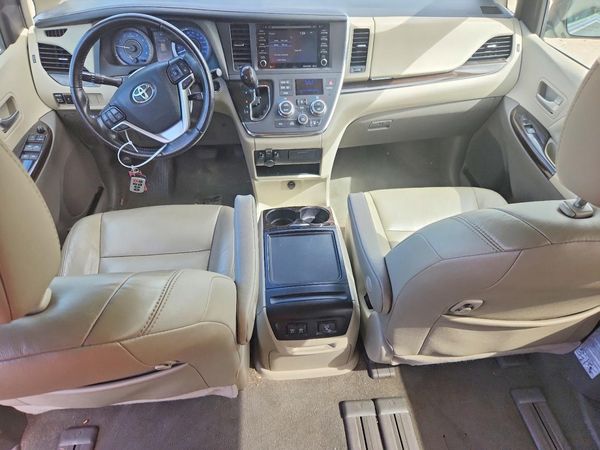 2019 TOYOTA SIENNA
