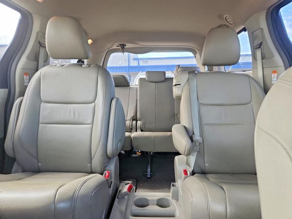 2019 TOYOTA SIENNA