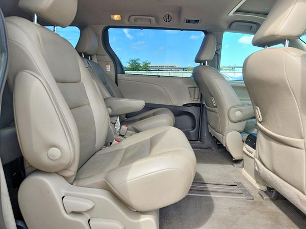 2019 TOYOTA SIENNA